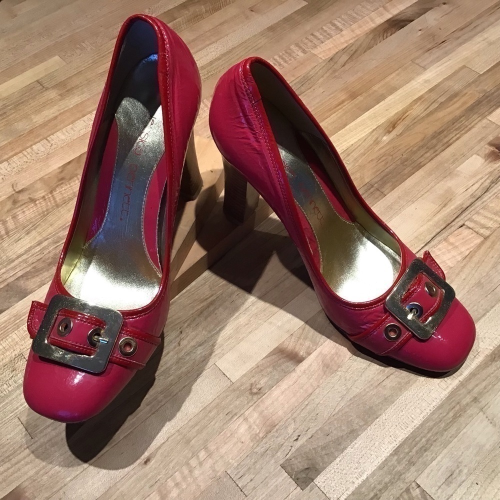 Jessica Bennett pink/ red patent leather heels with gold buckle. Size 7.5 M